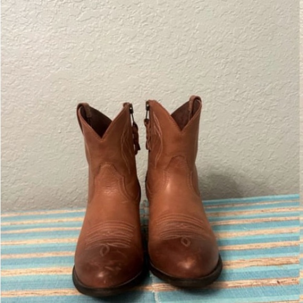 Ariat booties size 9